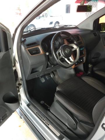 Vendo ou troco por Saveiro cabine dupla. um Cross Fox completo - Foto 6