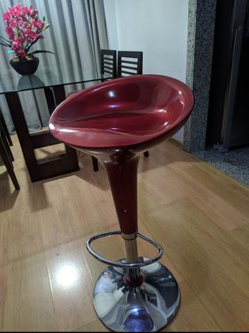 Banqueta giratória a gás