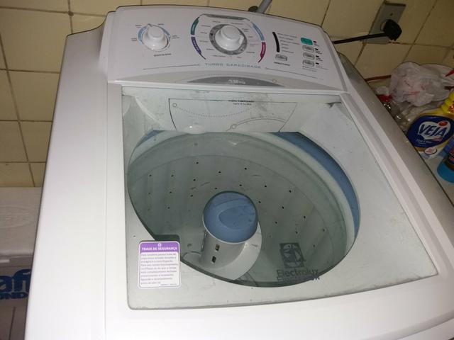 Lavadora de Roupas Electrolux 12Kg - Foto 2