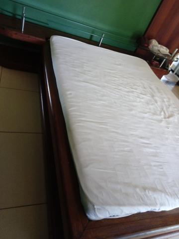 Cama em angelim