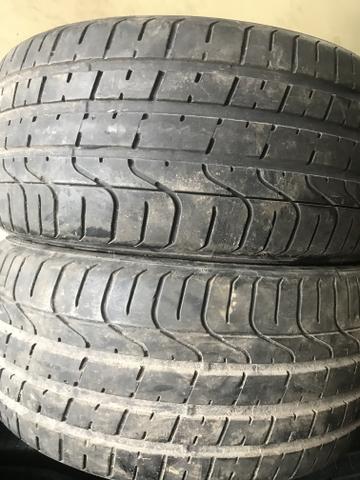 4 pneus 235 40 18 SEMI NOVOS 90% DE BORRACHA RUNFLET