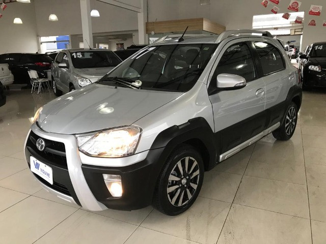 Toyota Etios Cross 1.6 2017