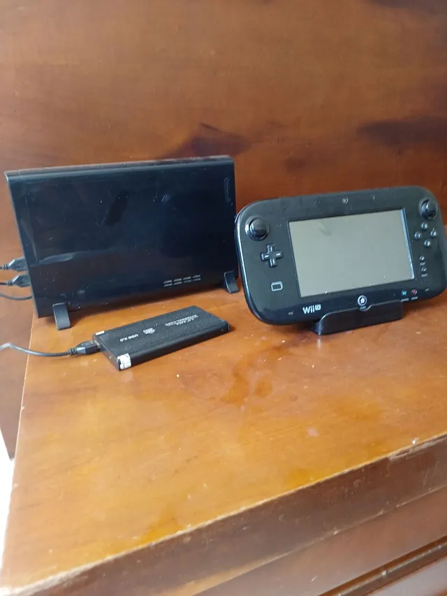 Nintendo wii u 8gb basic set + HD 500gbs (lotado de jogos)