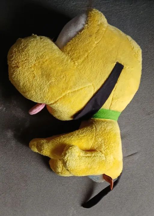 Pluto de pelúcia 30 cm Disney  - Foto 3
