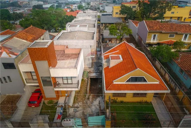 Sobrado na planta à venda bairro Fazendinha 3 quartos.