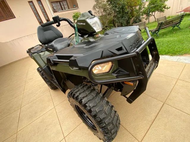 Quadriciclo Polaris 4x4 automático 2 lugares