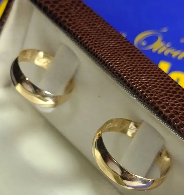 Alianças 4 mm Larga 4.50 Gramas Maciça Ouro 18 Kilates - Foto 2