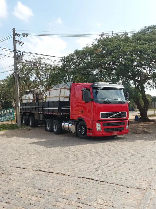 Caminhão Volvo FH 420 engatado carreta graneleira vanderleia. - Foto 4