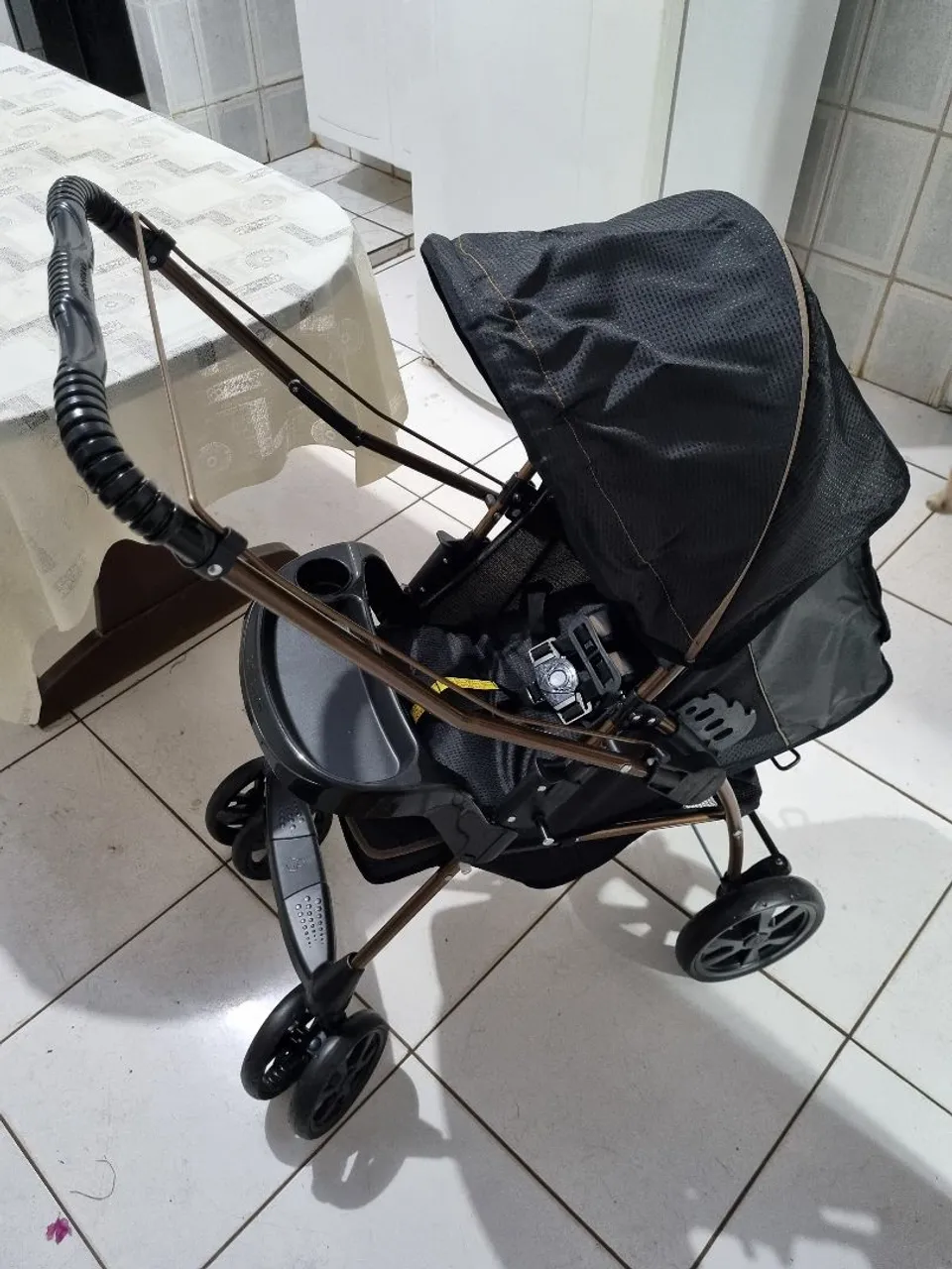 Carrinho de bebê milano Galzerano em bom estado
