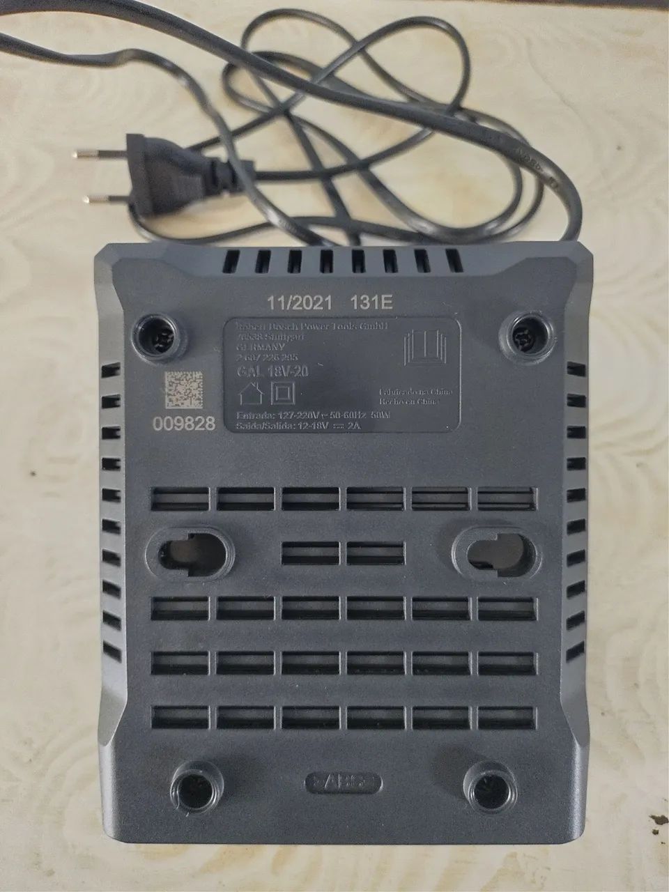Carregador Bosch GAL 18V-20 Professional - Foto 2