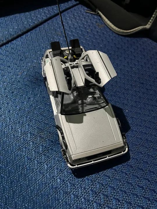 DeLorean DMC-12 - Máquina do Tempo - Escala 1:24 - Foto 3