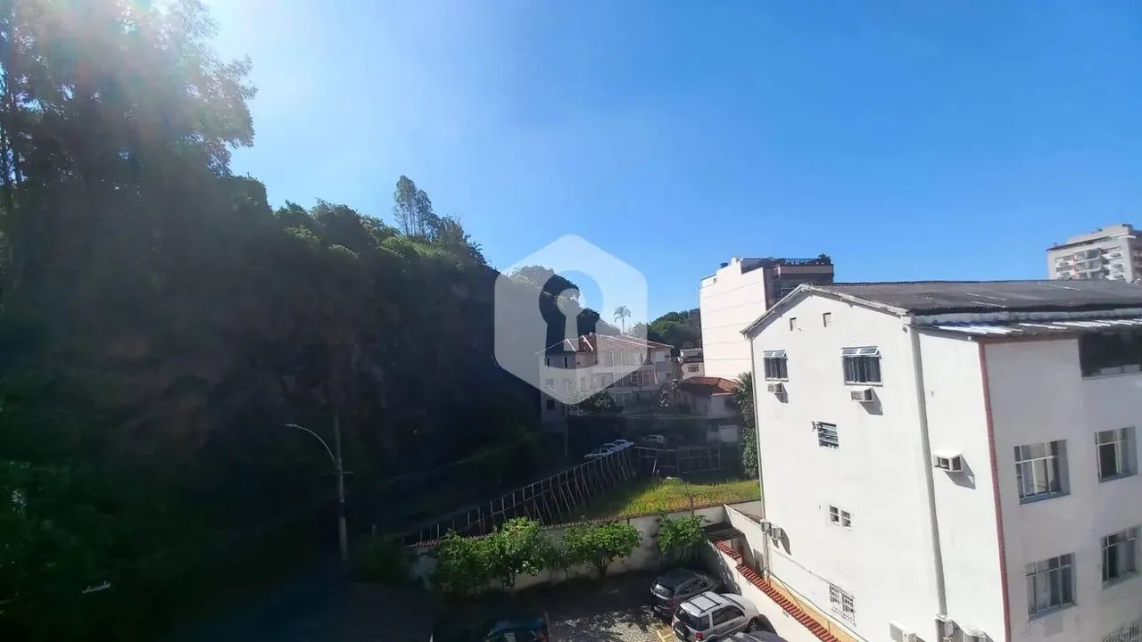 Cobertura na Tijuca, próximo ao supermercado Assai, ótima região! Prédio bem administrado, - Foto 5