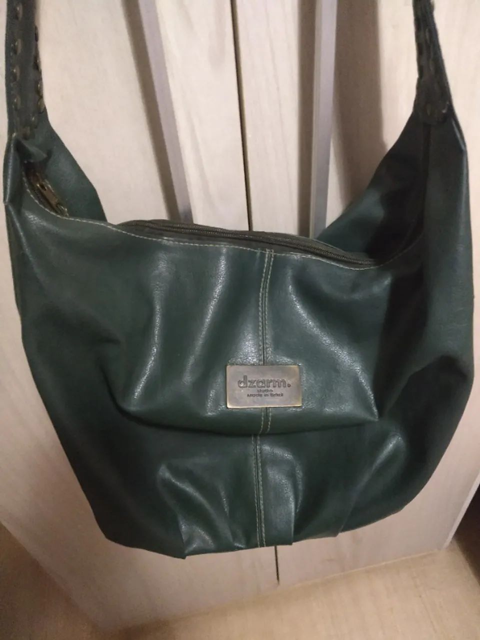 Bolsa de Ombro em Couro Transversal Dzarm. - Foto 2