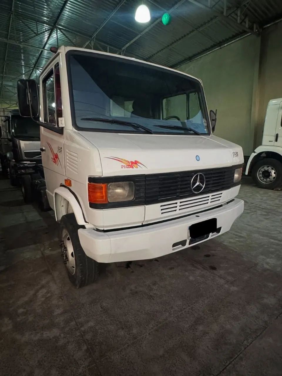 Mercedes 710 - Foto 3