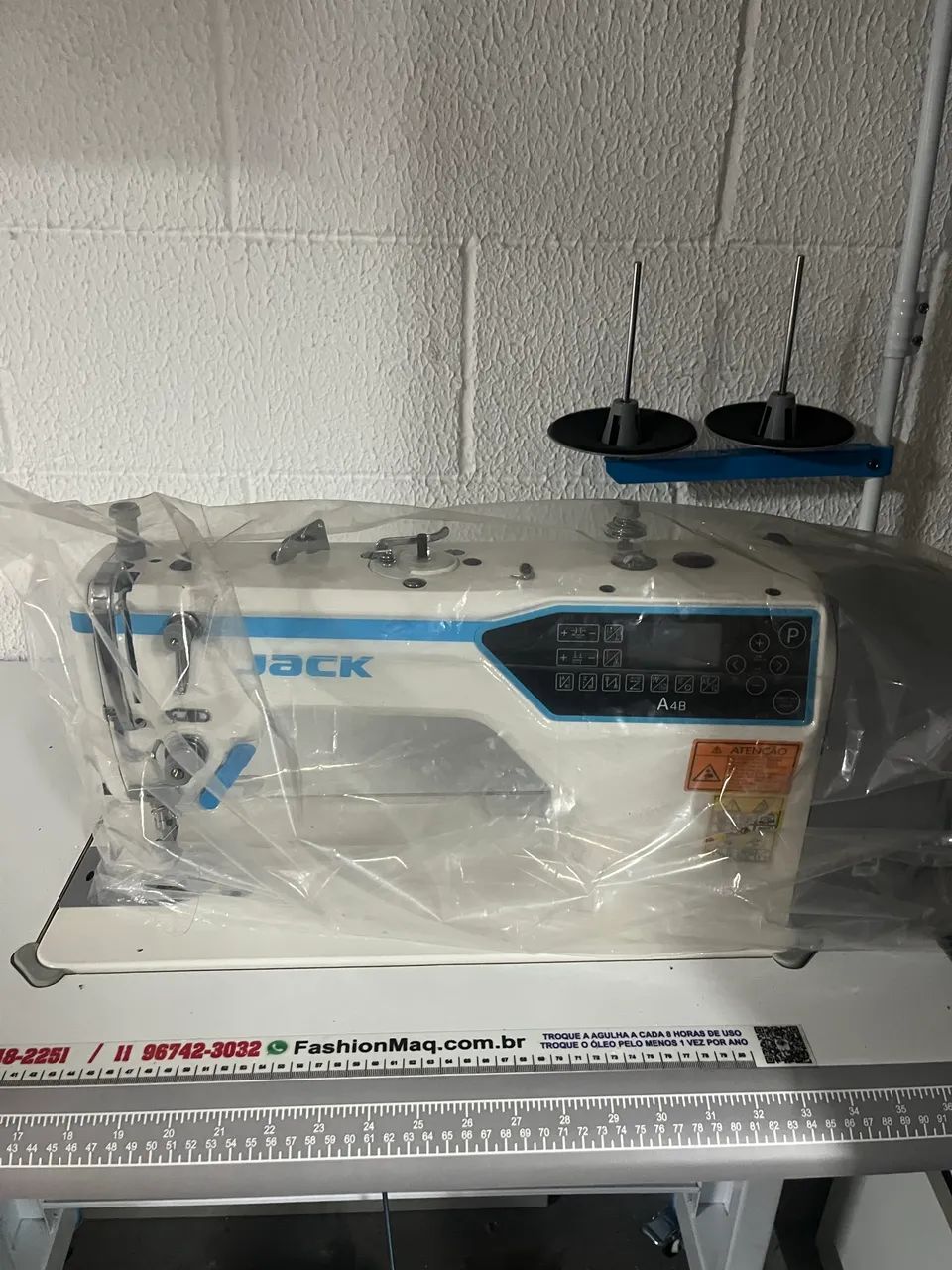 Promoção - Vendo Máquina de Costura Reta Eletrônica Industrial Jack - A4B