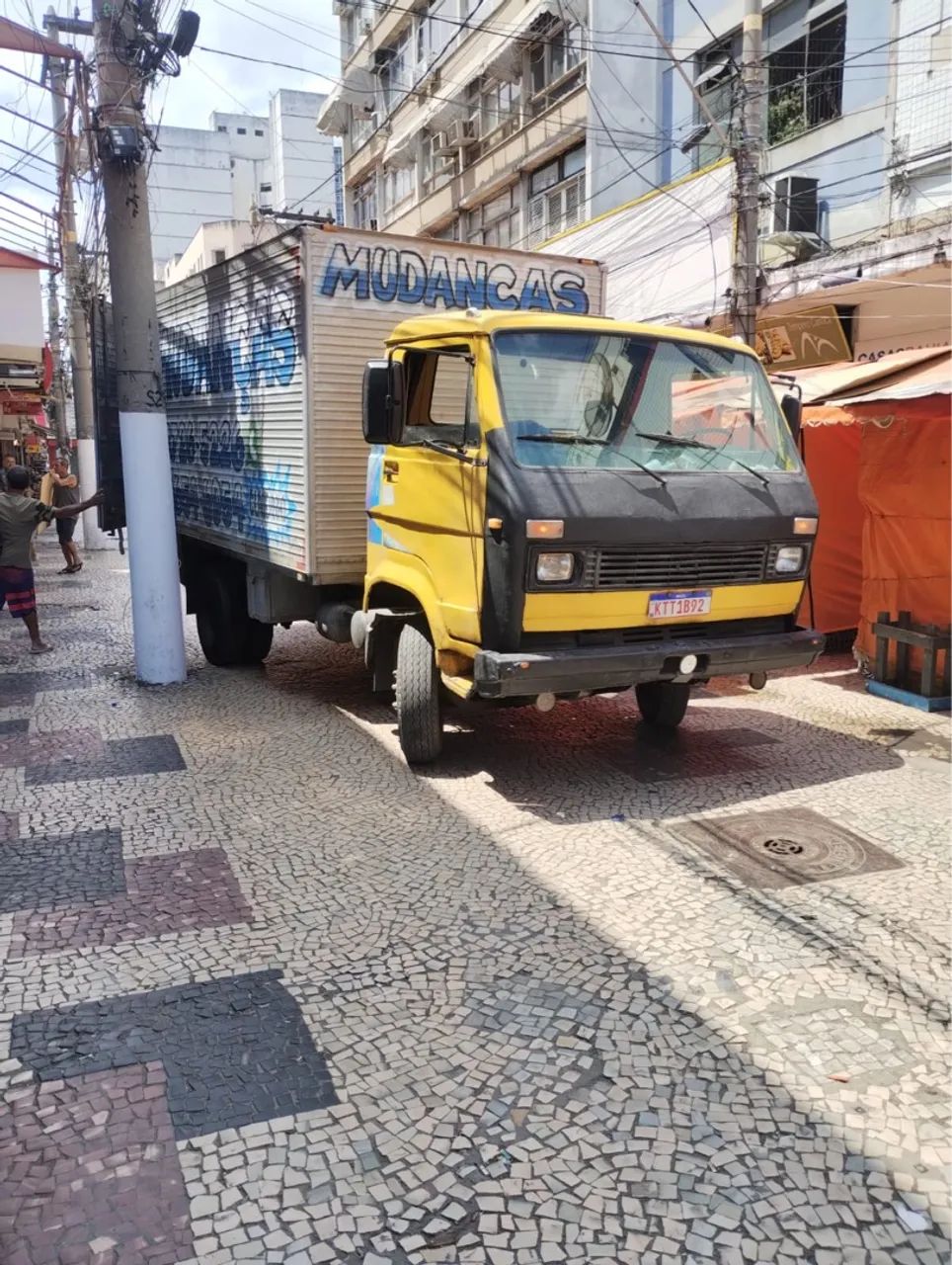 Caminhão Baú para Mudanças - Foto 2