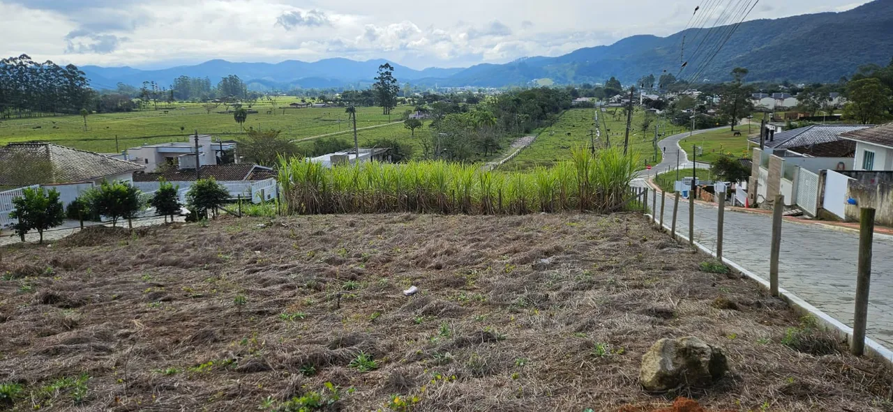 Lote alto e com escritura em Santo Amaro da Imperatriz - SC