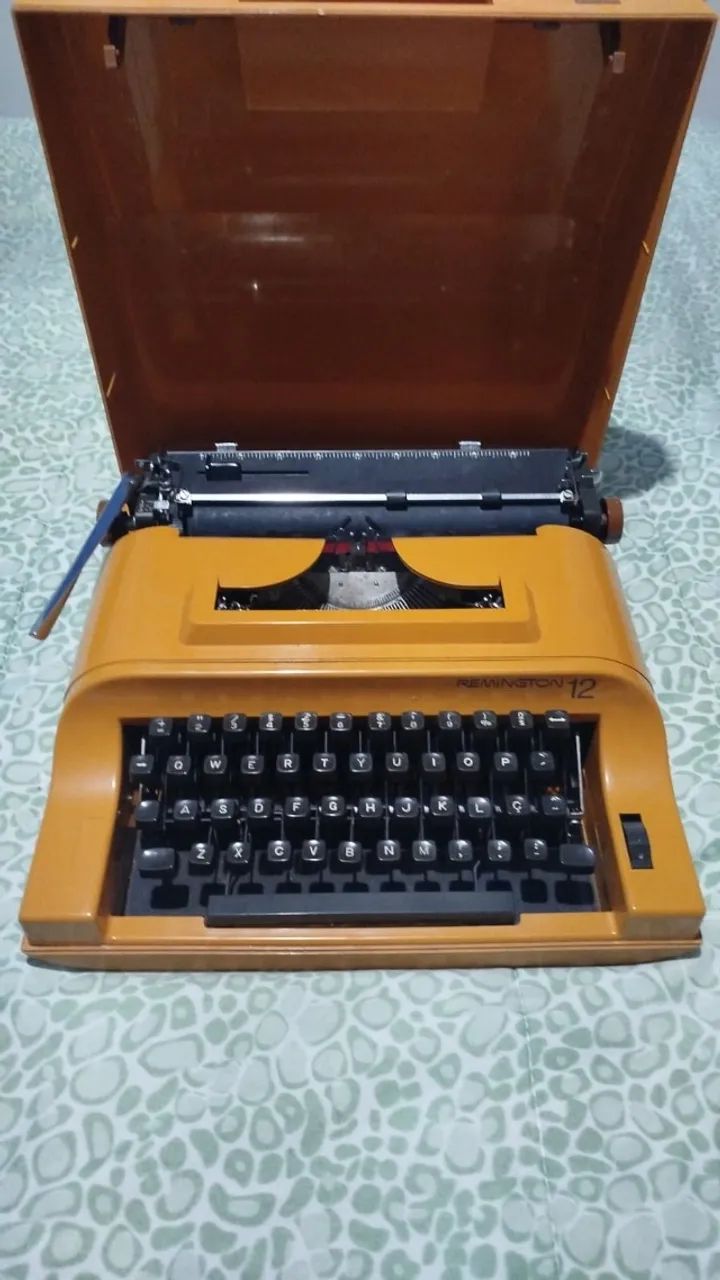 Remington Typewriter64169909603586122