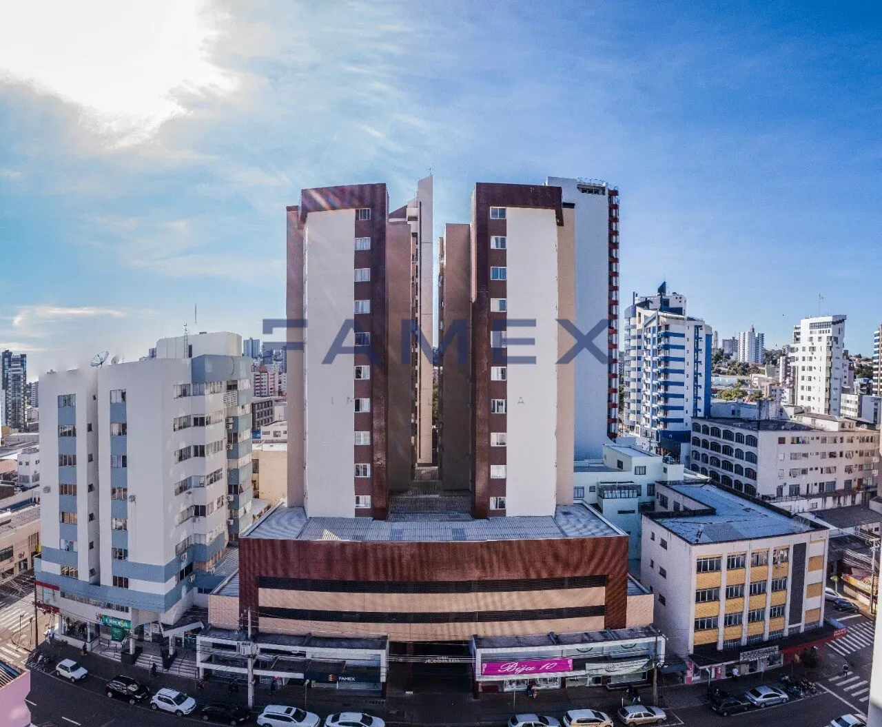 APARTAMENTO PARA LOCAÇÃO NO CENTRO COM 01 SUÍTE + 01 QUARTO - 54