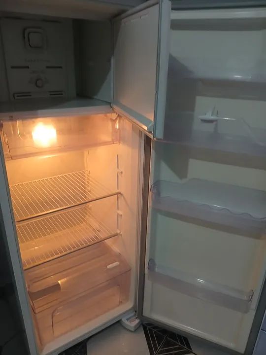 Geladeira Electrolux Branca - 1 Porta frost free  - Foto 6