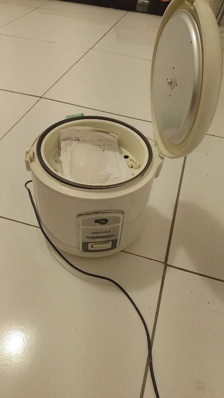 Panela de Arroz Elétrica Usada