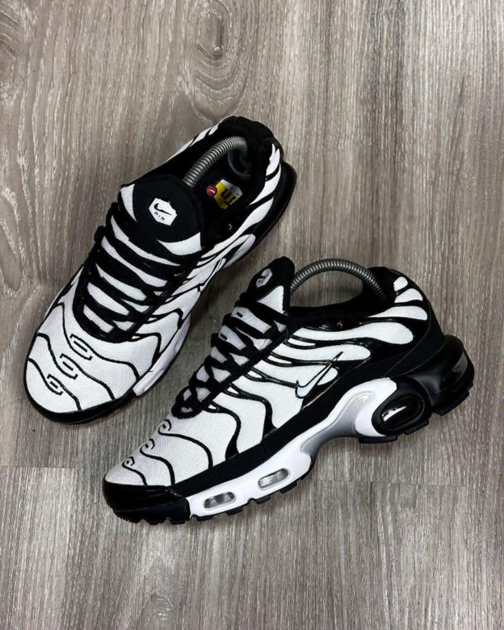 air max plus oreo