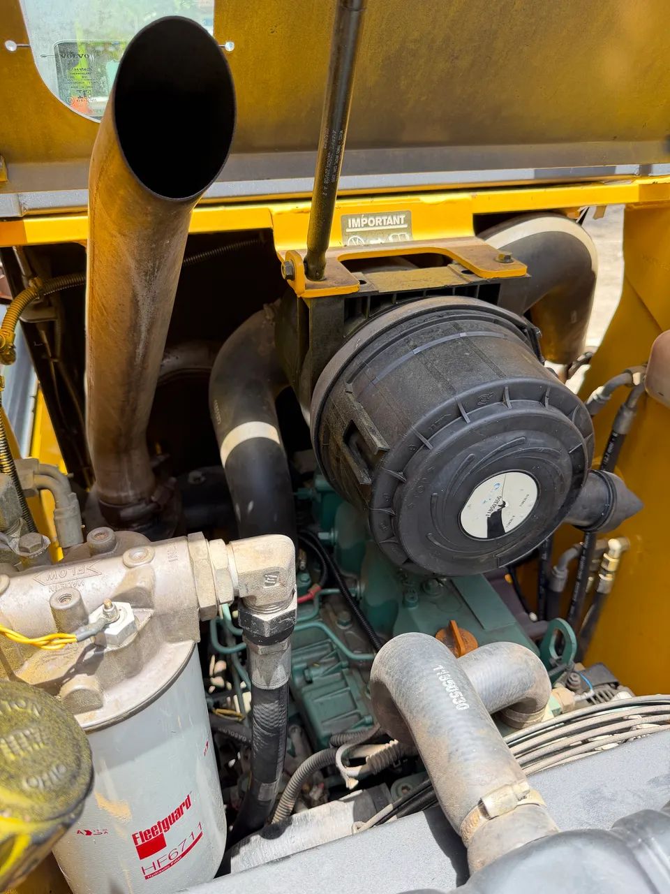 Mini Carregadeira Volvo MC80B Ano 2012 - Foto 3