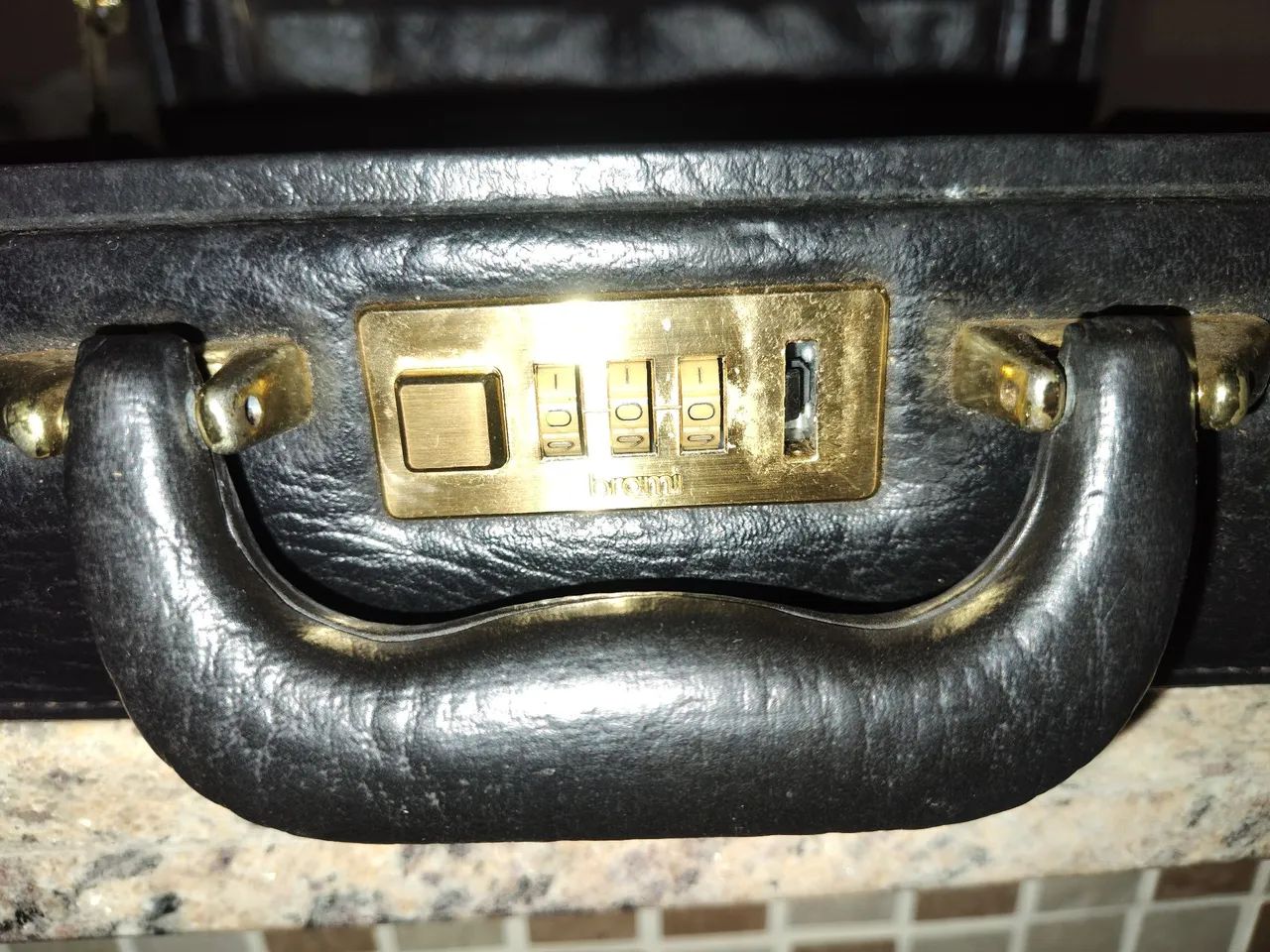 Bolsa de couro com senha. - Foto 3