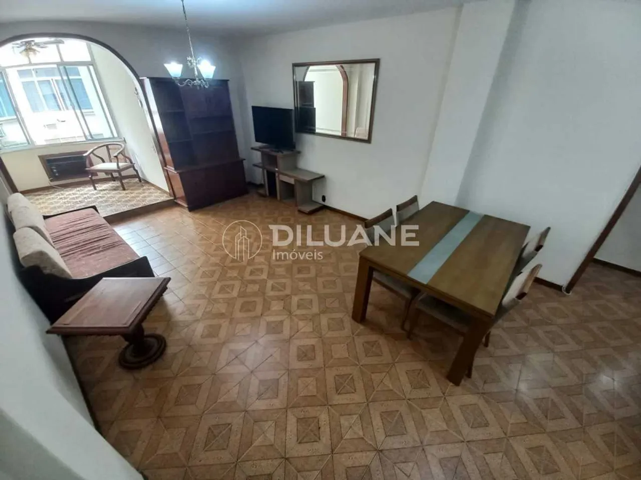 Apartamento silencioso na Ministro Viveiros de Castro perto do Metrô e Copacabana Palace H