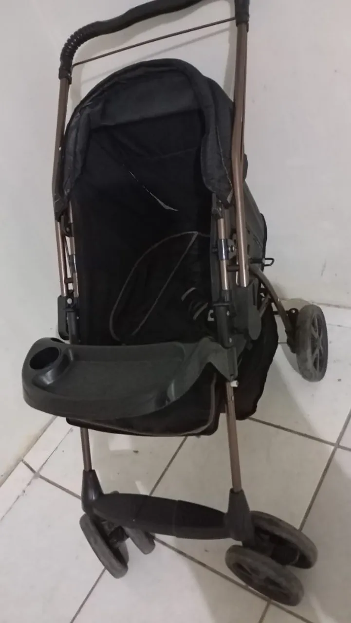 Vende-se carrinho de bebê