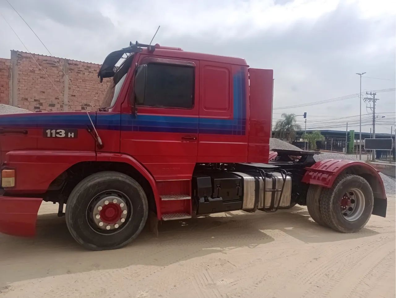 Caminhão Volvo 113 H
