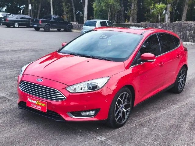 FOCUS HATCH TITANIUM PLUS COM TETO SOLAR