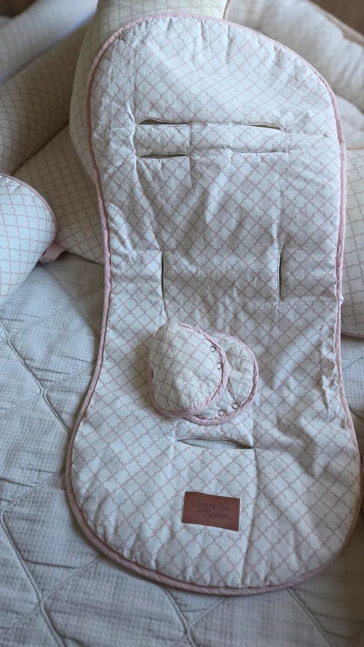 Enxoval Bebê Completo 7 itens (kit berço, almofada amamentação, trocador,etc)  - Foto 6