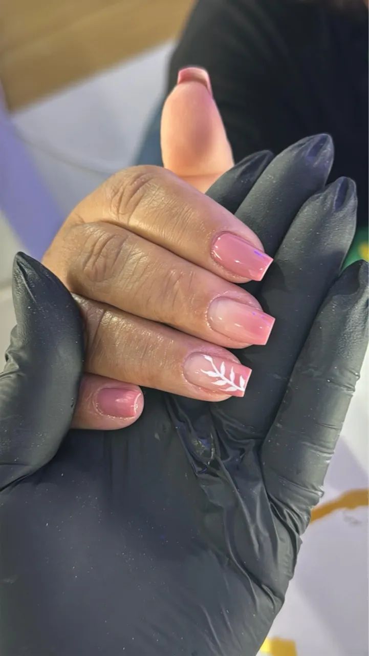 Unhas em gel Pé e Mão 