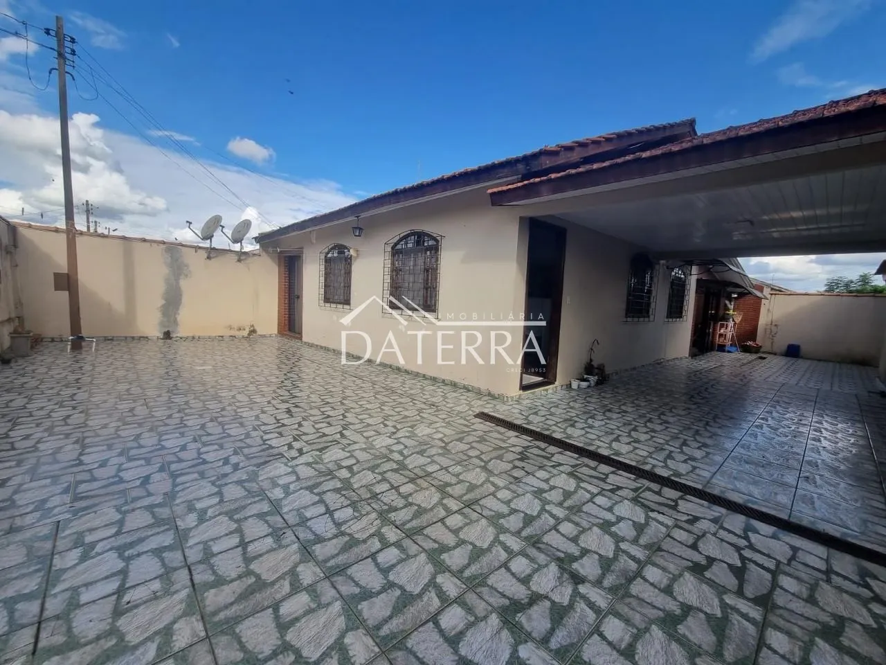Casa para locação 3 quartos - Uvaranas