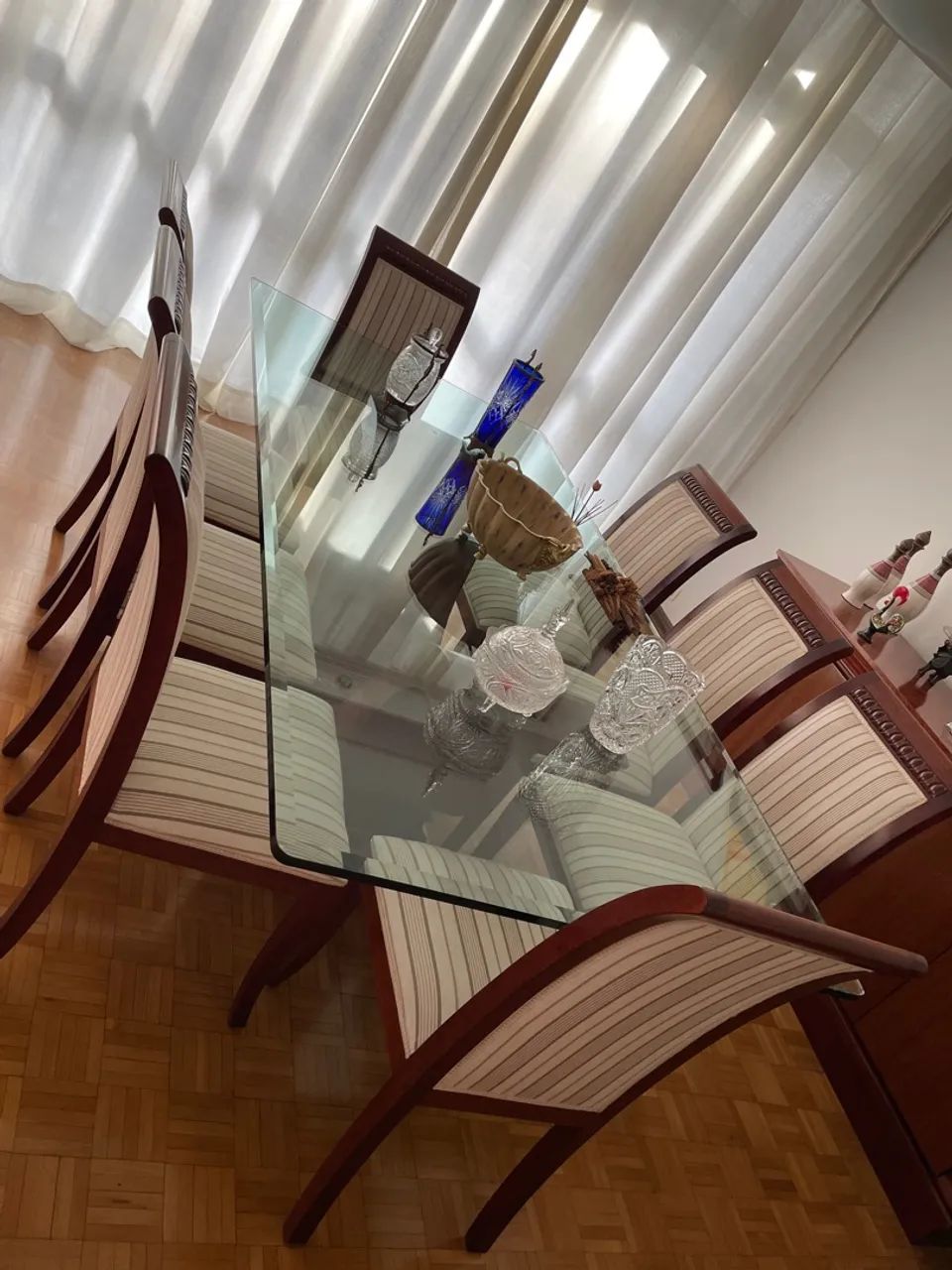 Sala de jantar completa - requinte e qualidade 