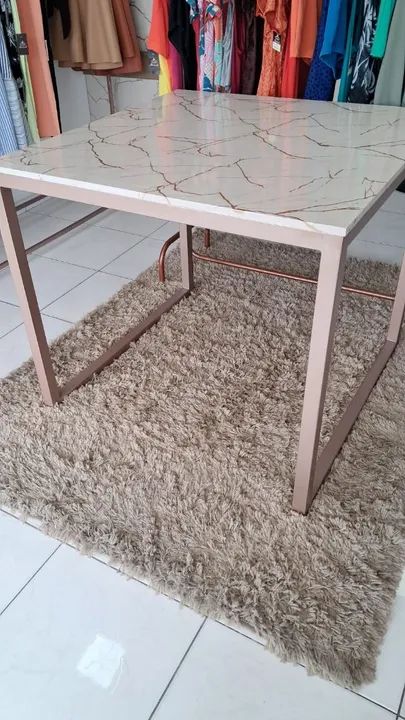 Mesa em MDF para loja