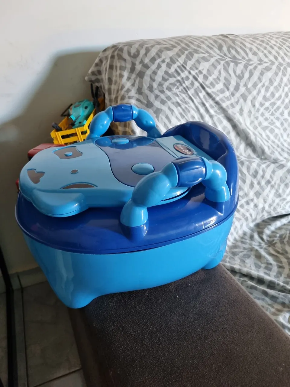 Troninho Infantil Azul com Alças