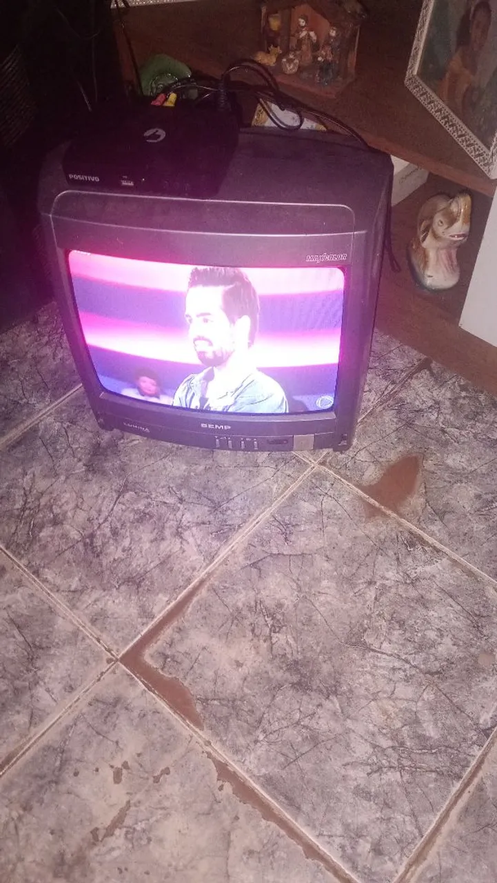 Televisão Semp Lumina