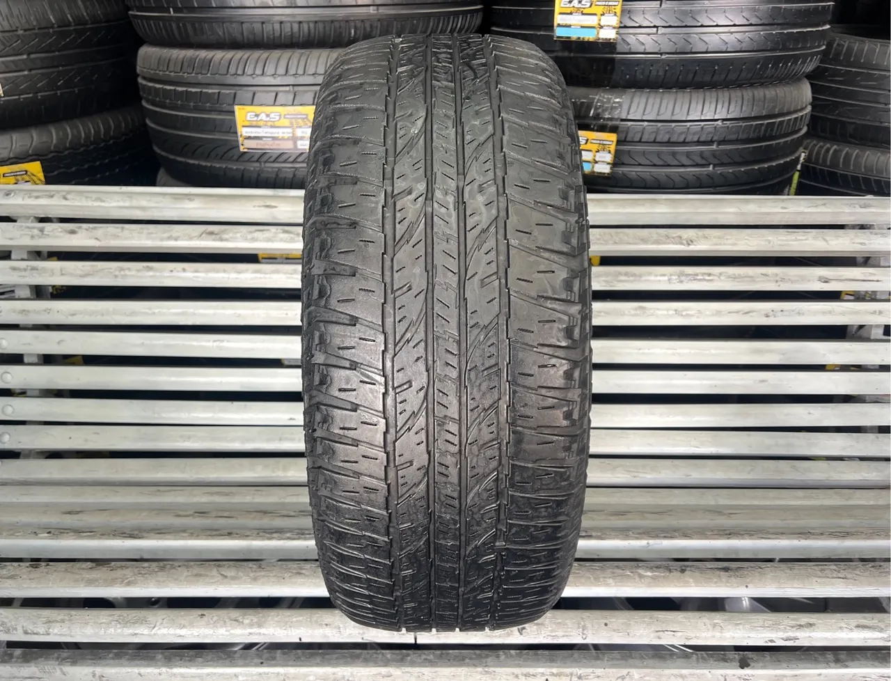 Pneu 235/45/17 Yokohama Advan Fleva R$499,00 / Pneu 235/45R17