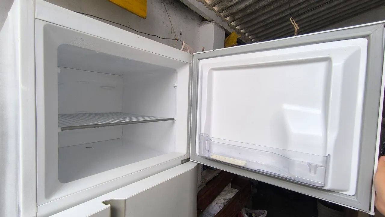Geladeira Electrolux DC44.   326L - Foto 3