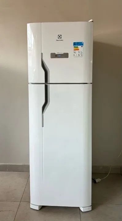 Geladeira Electrolux DFN41 Frost Free  - Foto 2