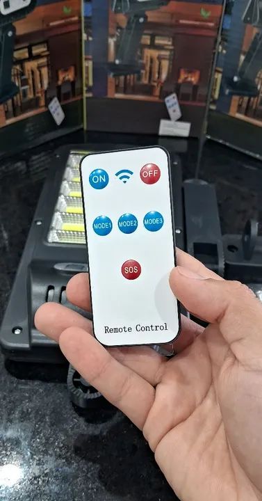 refletor Solar com Sensor de Movimento e Controle Remoto - Foto 4