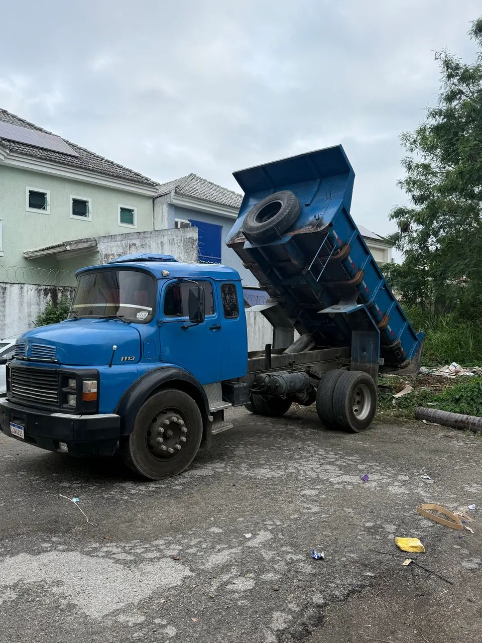Caminhão caçamba basculante  - Foto 4