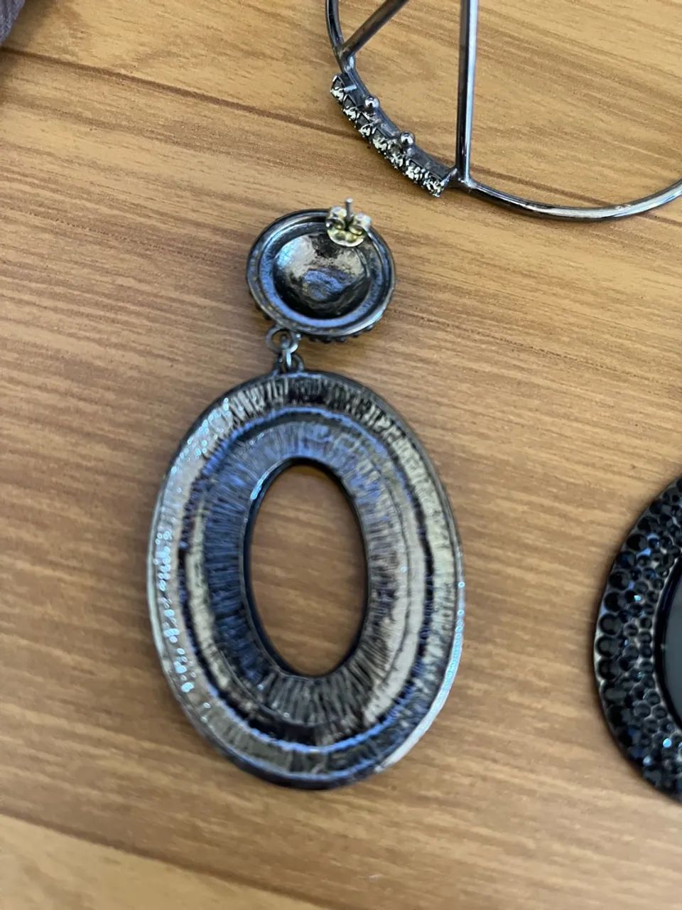 Conjunto de brincos e pulseira da marca Bobô - Foto 4