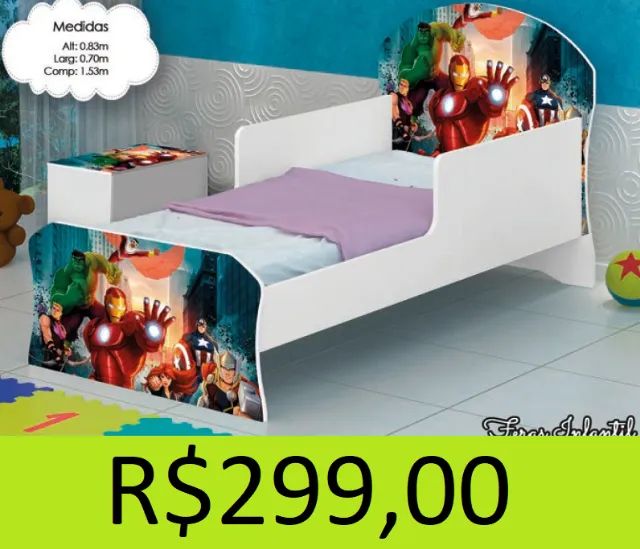 Cama infantil adesivada com estampas divertidas