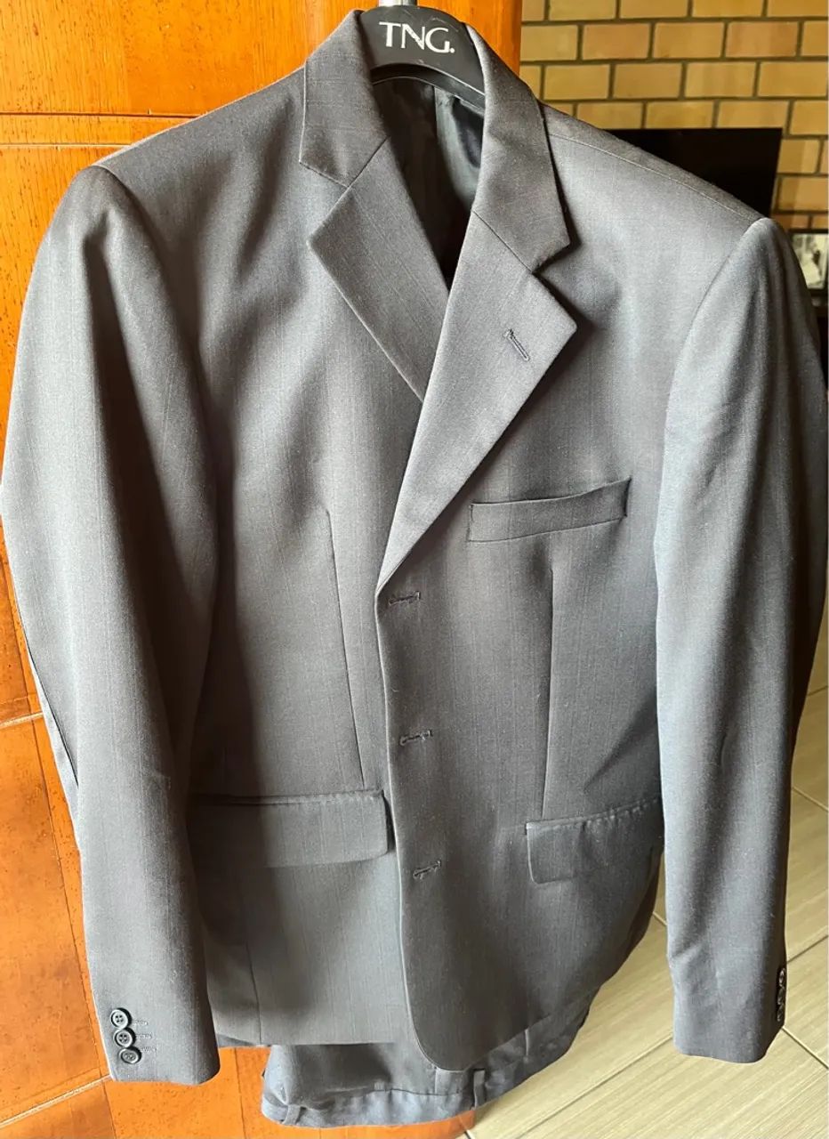 Terno/ Costume cinza risca + cinto couro preto (brinde) - Foto 3