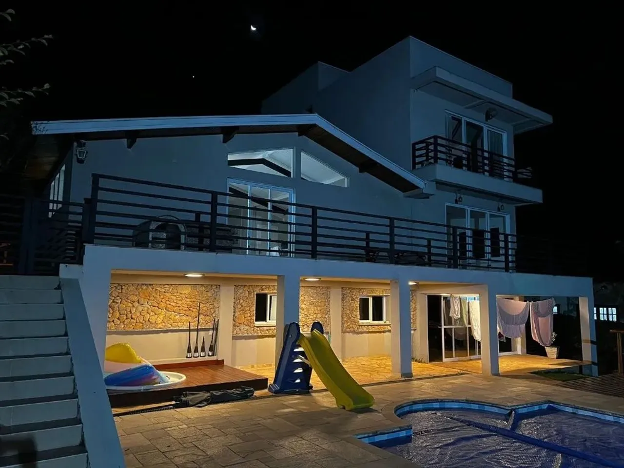 LINDA CASA 4 DORMITORIOS CONDOMINIO FECHADO - São Roque