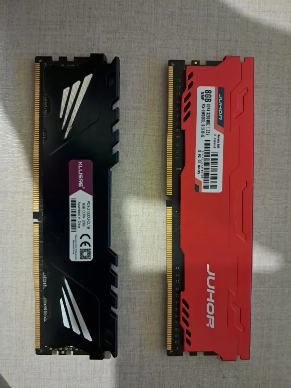 Memórias RAM DDR4 8GB e 8GB