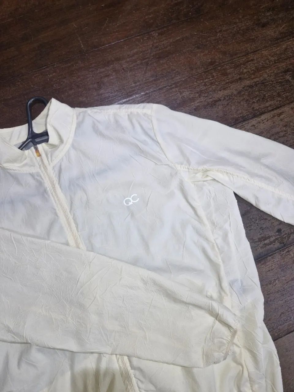 *Lightweight Running Jacket Quadro Creations Cupra "Off-White"*  - Foto 3